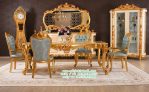Desain Ruang Makan Klasik Gold dengan Bufet Hias Cermin Ruang Makan da Lemari pajangan