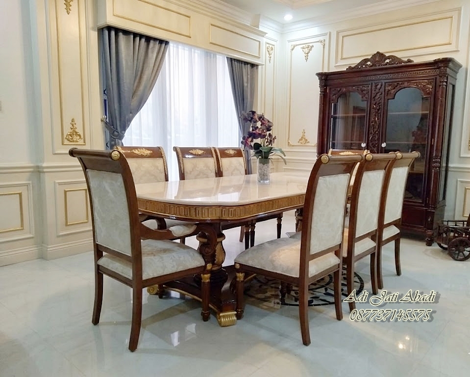 set meja makan mewah, meja makan jati klasik, meja makan ukir eropa, meja makan 8 kursi mewah, meja makan marmer asli, harga set meja makan mewah, mebel jati jepara mewah, furnitur ruang makan royal eropa, set meja makan ukiran emas, kursi makan beludru mewah